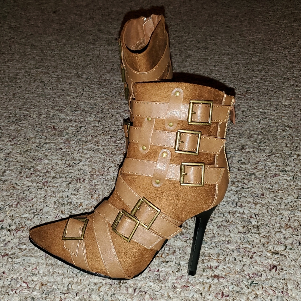 Boots - Picture 2 of 3
